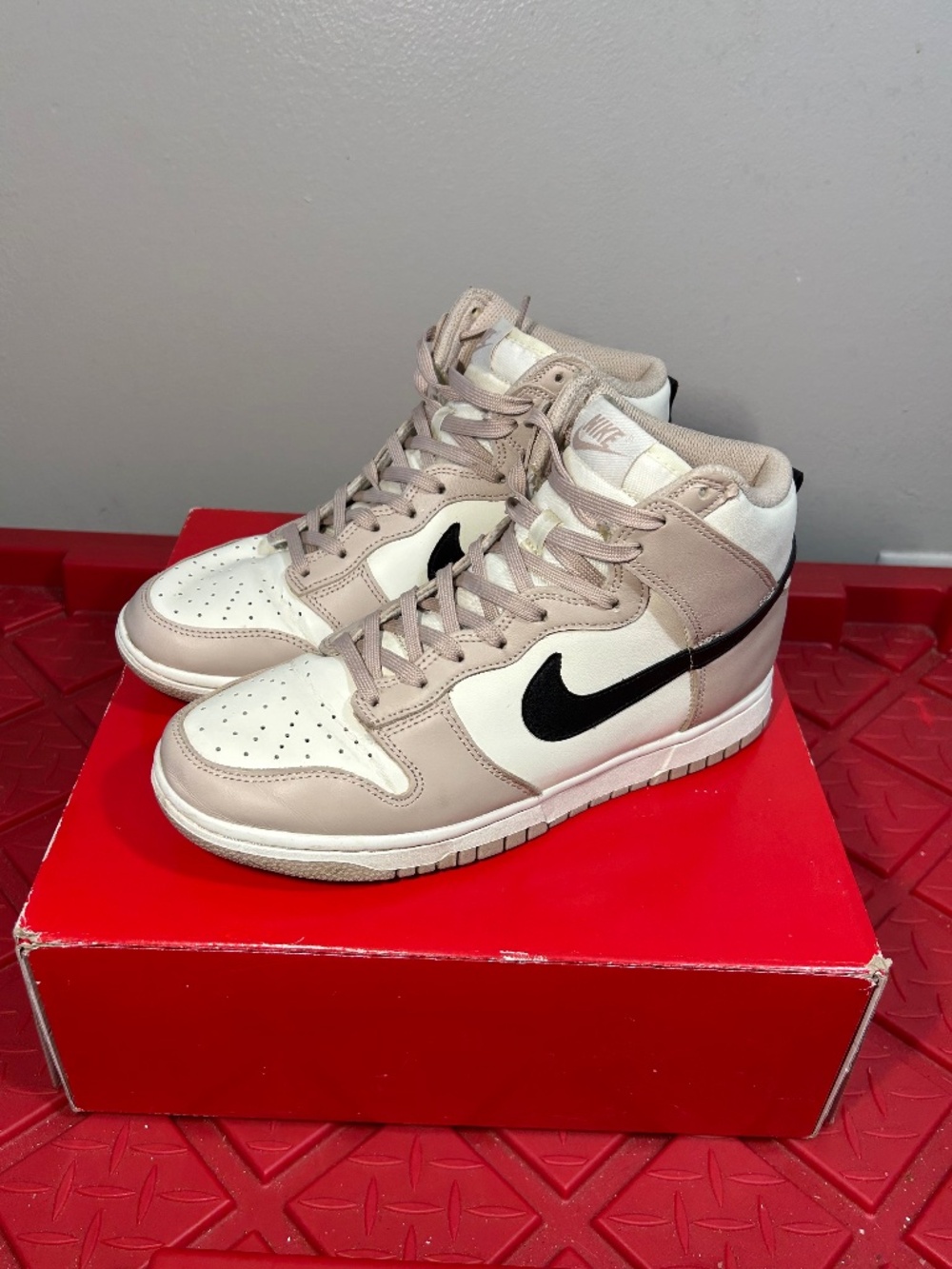 Nike Womens Dunk High DD1869-200 Beige White Basketball Sneakers Size 9